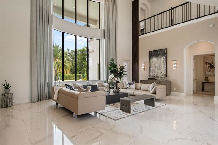 Image No.6-6 Bed Property for sale