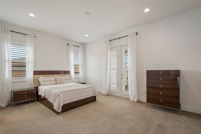 Image No.61-6 Bed Property for sale