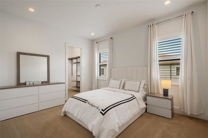 Image No.64-6 Bed Property for sale