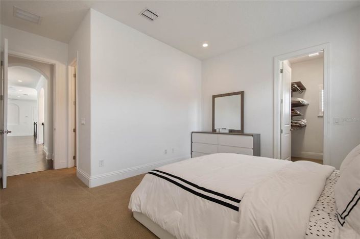 Image No.65-6 Bed Property for sale