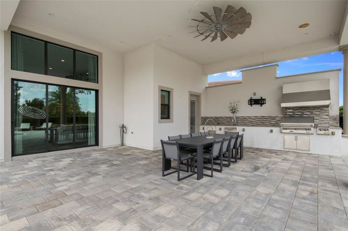 Image No.78-6 Bed Property for sale