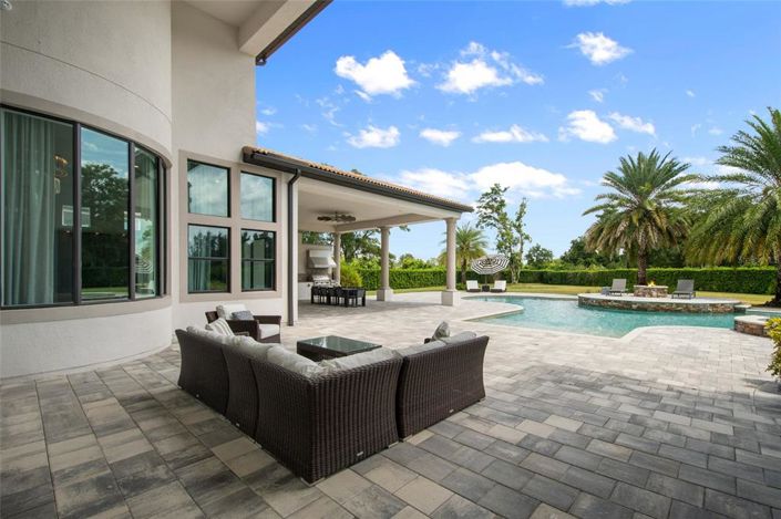 Image No.79-6 Bed Property for sale