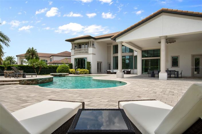 Image No.86-6 Bed Property for sale