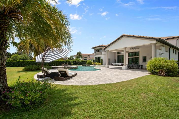 Image No.87-6 Bed Property for sale