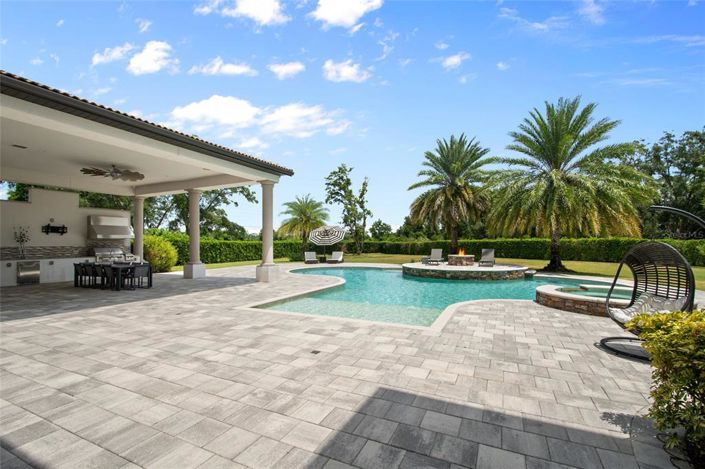 Image No.88-6 Bed Property for sale