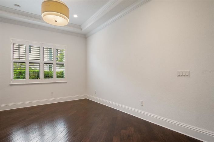 Image No.91-6 Bed Property for sale