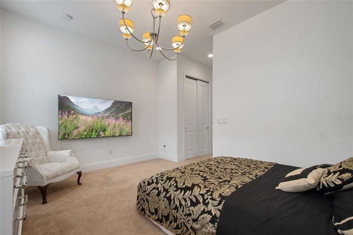 Image No.94-6 Bed Property for sale