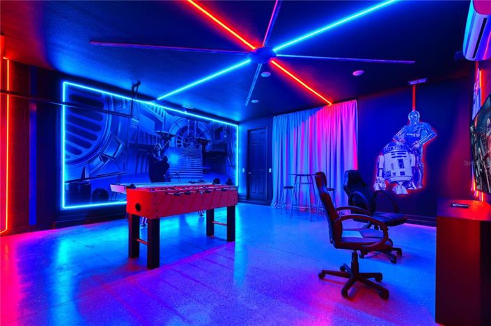 Image No.15-9 Bed Property for sale