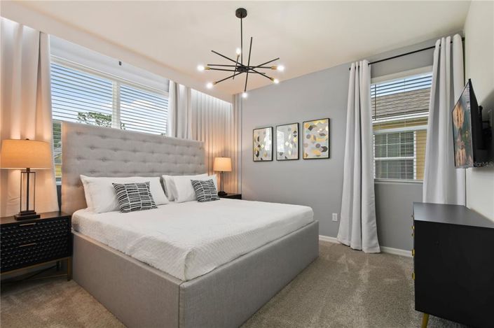 Image No.24-9 Bed Property for sale