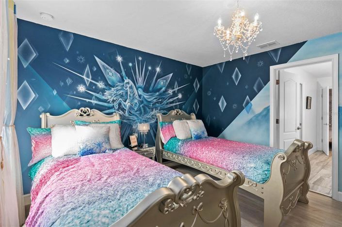 Image No.28-8 Bed Property for sale