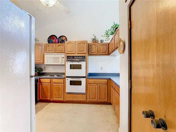 Image No.12-2 Bed Townhouse for sale