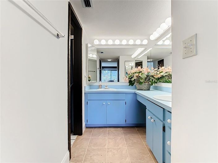 Image No.30-2 Bed Townhouse for sale