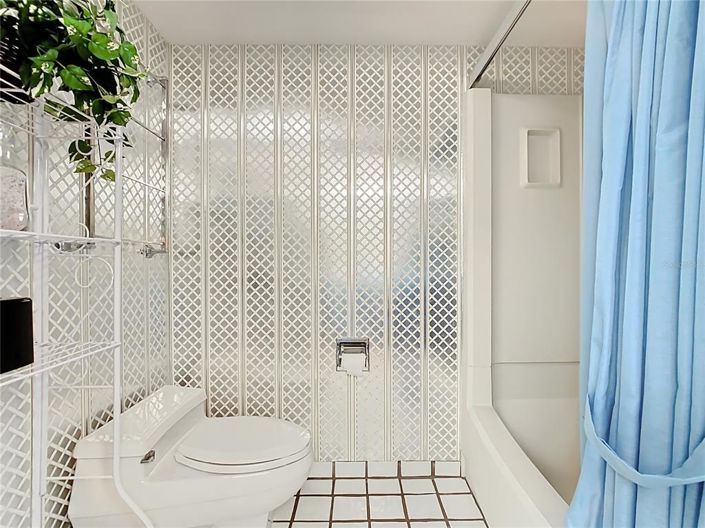 Image No.31-2 Bed Townhouse for sale