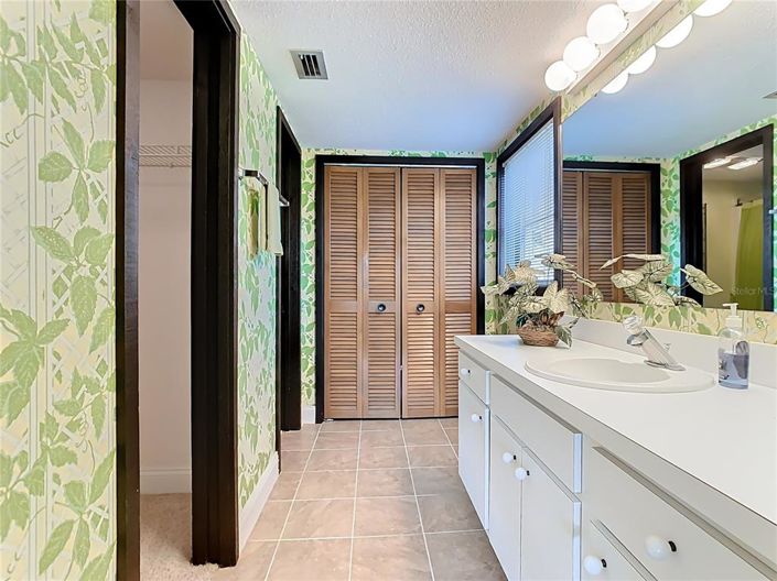 Image No.39-2 Bed Townhouse for sale