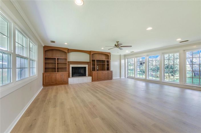 Image No.10-3 Bed Property for sale