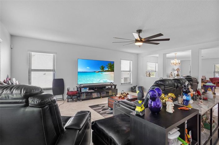 Image No.5-Propriété de 4 chambres à vendre à Kissimmee