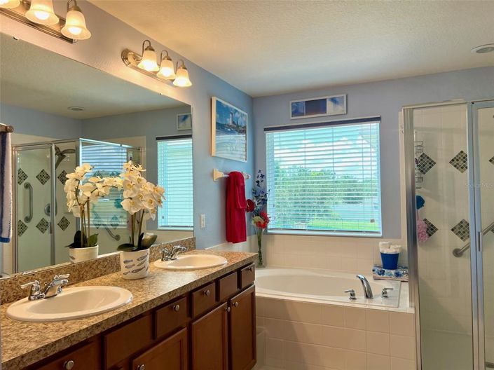 Image No.38-4 Bed Property for sale