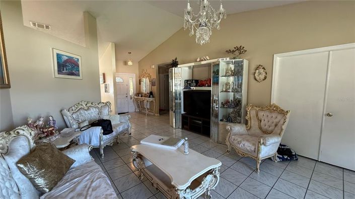 Image No.12-4 Bed Property for sale