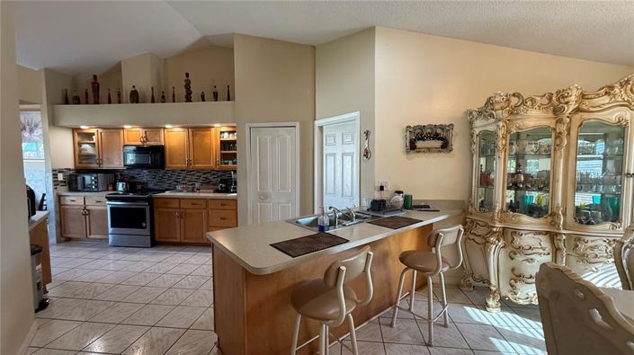 Image No.14-4 Bed Property for sale