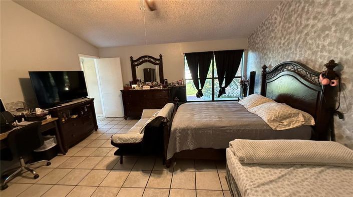 Image No.24-4 Bed Property for sale