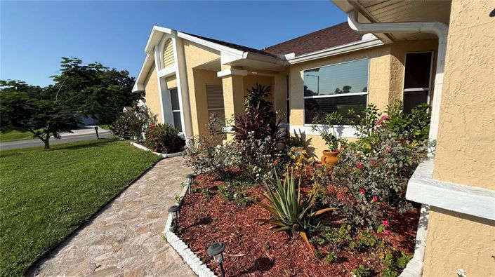 Image No.4-4 Bed Property for sale