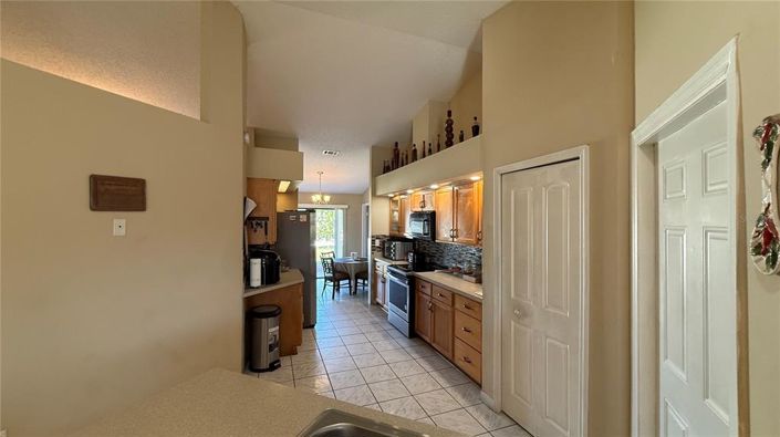 Image No.8-4 Bed Property for sale