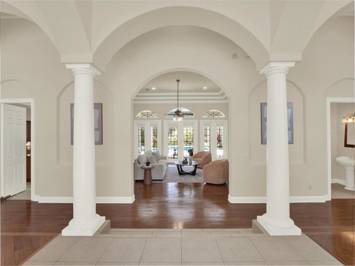 Image No.17-4 Bed Property for sale