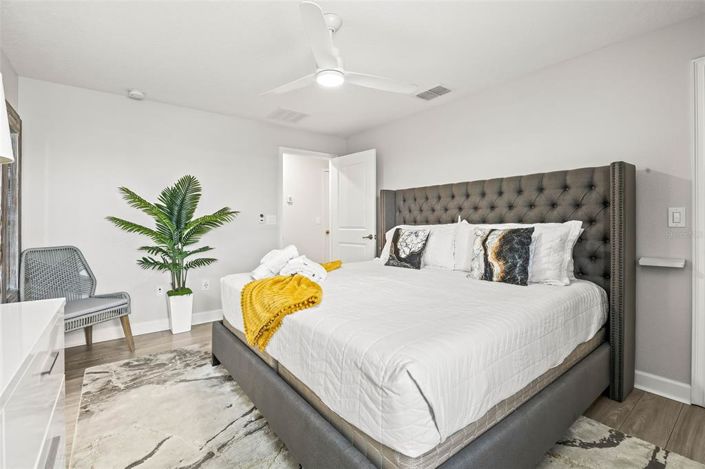 Image No.21-5 Bed Townhouse for sale