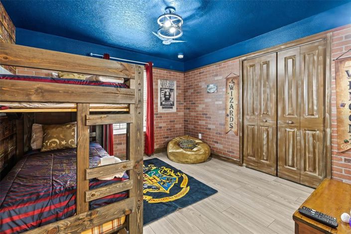 Image No.24-5 Bed Townhouse for sale