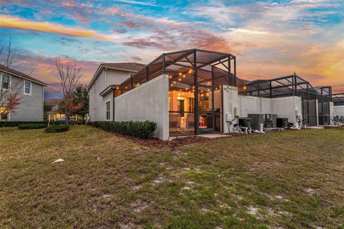 Image No.61-5 Bed Townhouse for sale