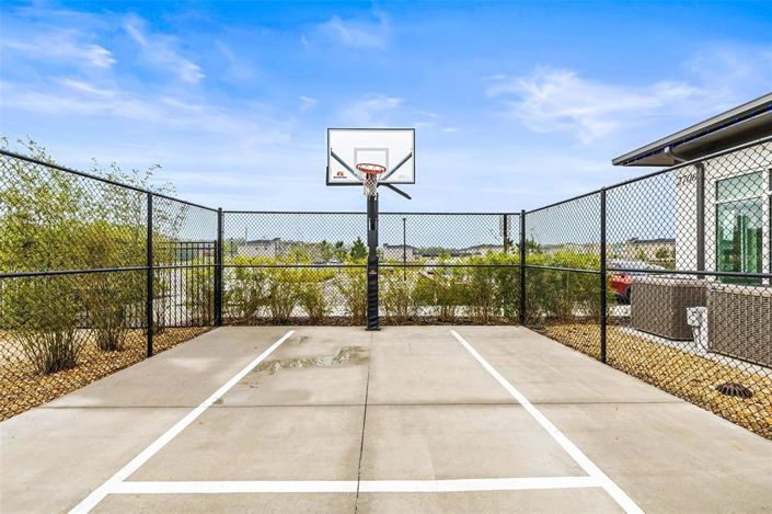 Image No.79-5 Bed Townhouse for sale