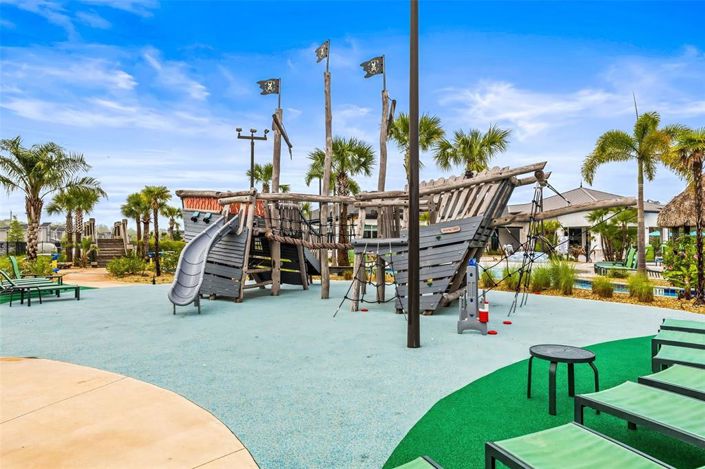 Image No.82-5 Bed Townhouse for sale