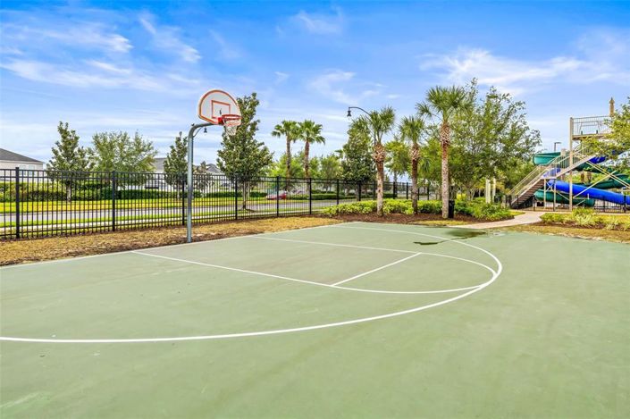 Image No.94-5 Bed Townhouse for sale