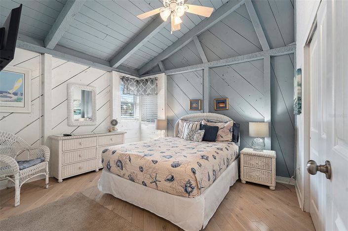 Image No.17-8 Bed Property for sale