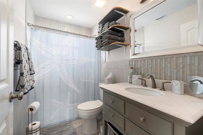 Image No.18-8 Bed Property for sale