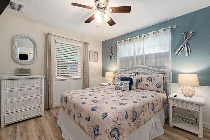 Image No.29-8 Bed Property for sale