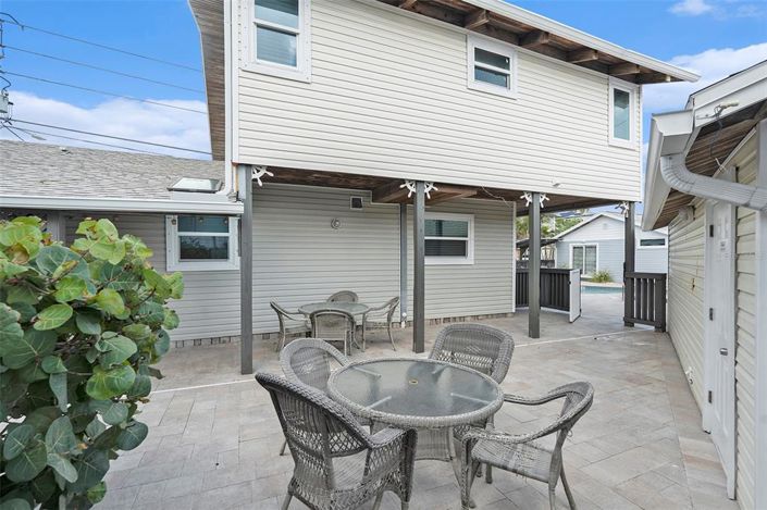 Image No.33-8 Bed Property for sale