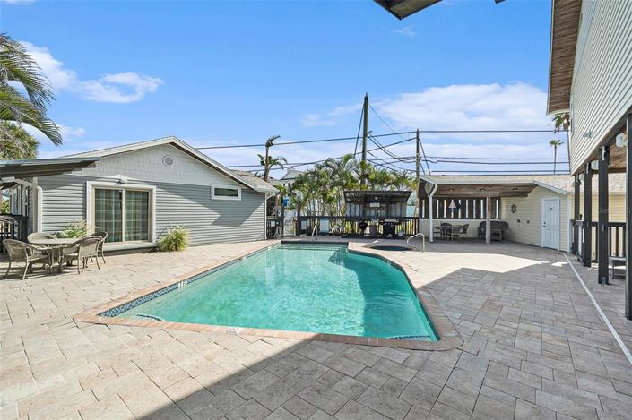 Image No.34-8 Bed Property for sale