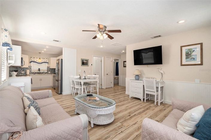 Image No.40-8 Bed Property for sale