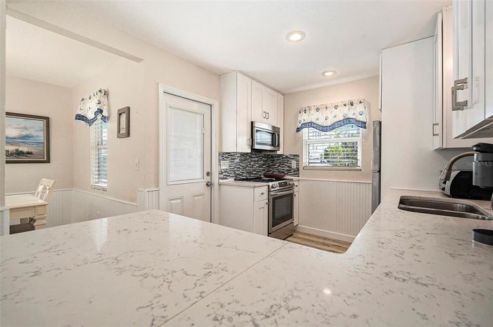 Image No.54-8 Bed Property for sale