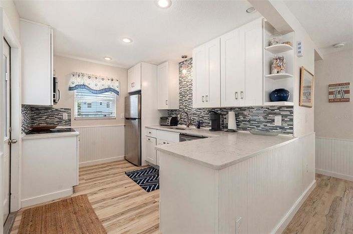 Image No.55-8 Bed Property for sale