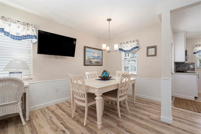 Image No.56-8 Bed Property for sale