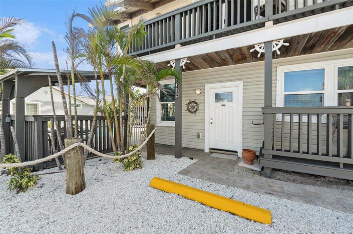 Image No.9-8 Bed Property for sale