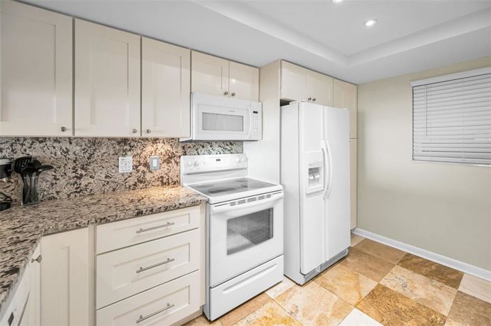 Image No.19-2 Bed Property for sale