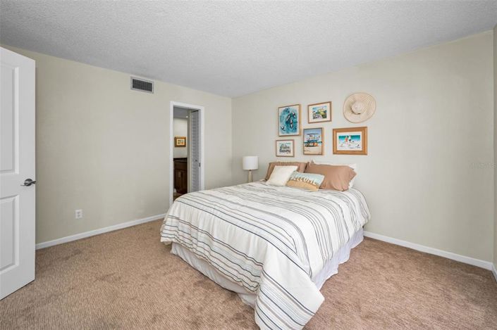 Image No.28-2 Bed Property for sale