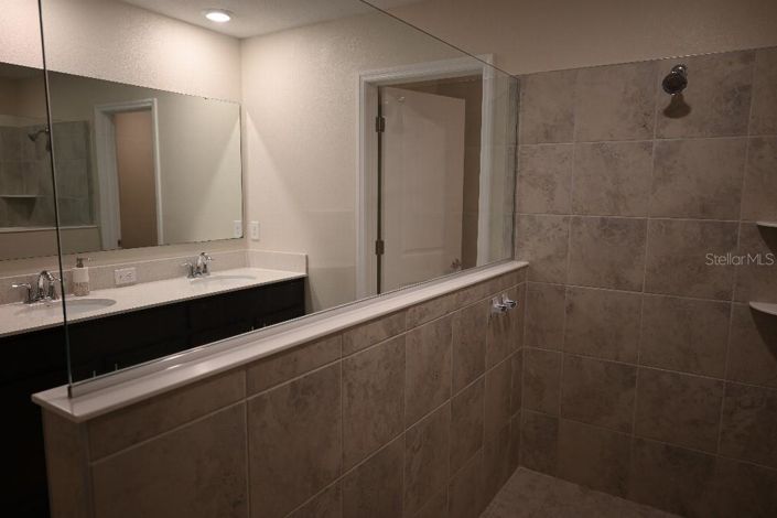 Image No.11-4 Bed Property for sale