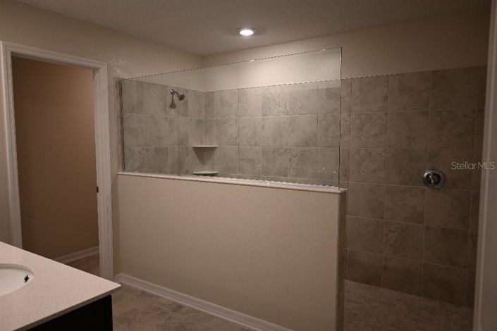 Image No.12-4 Bed Property for sale