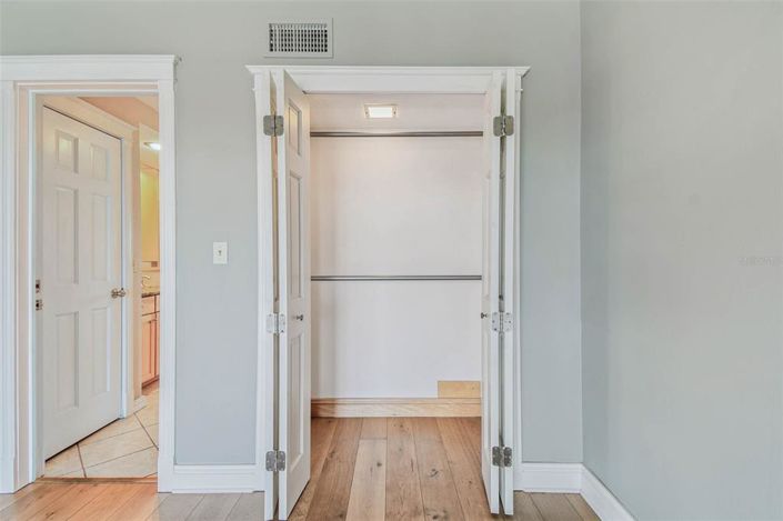 Image No.33-2 Bed Property for sale