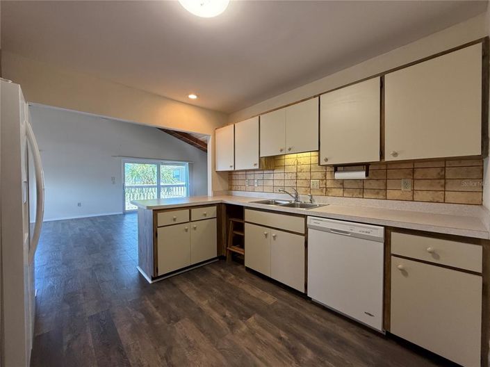 Image No.16-2 Bed Property for sale