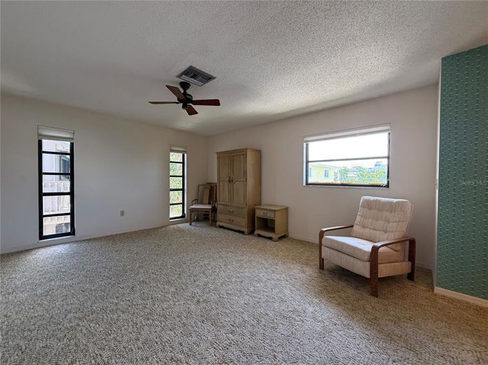 Image No.17-2 Bed Property for sale